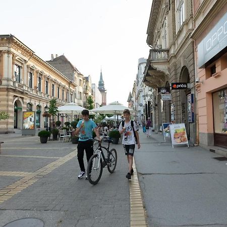 Downtown Lux Apartments, Суботица Екстериор снимка