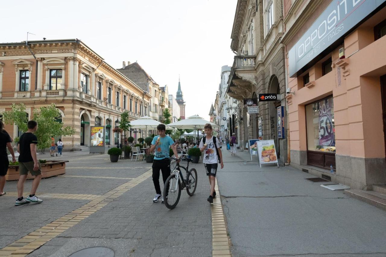 Downtown Lux Apartments, Суботица Екстериор снимка
